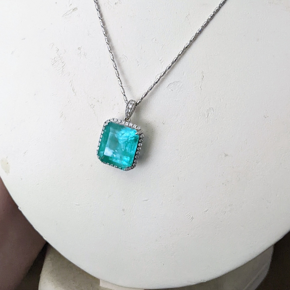 8.52ct Huge Natural Columbian Emerald and diamond pendant and chain!!! - Picture 4 of 16